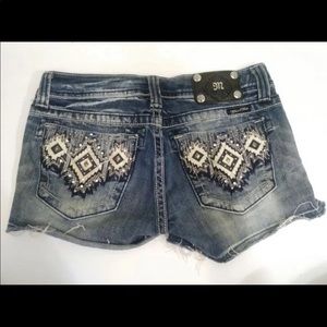 Miss Me Shorts. Size 28